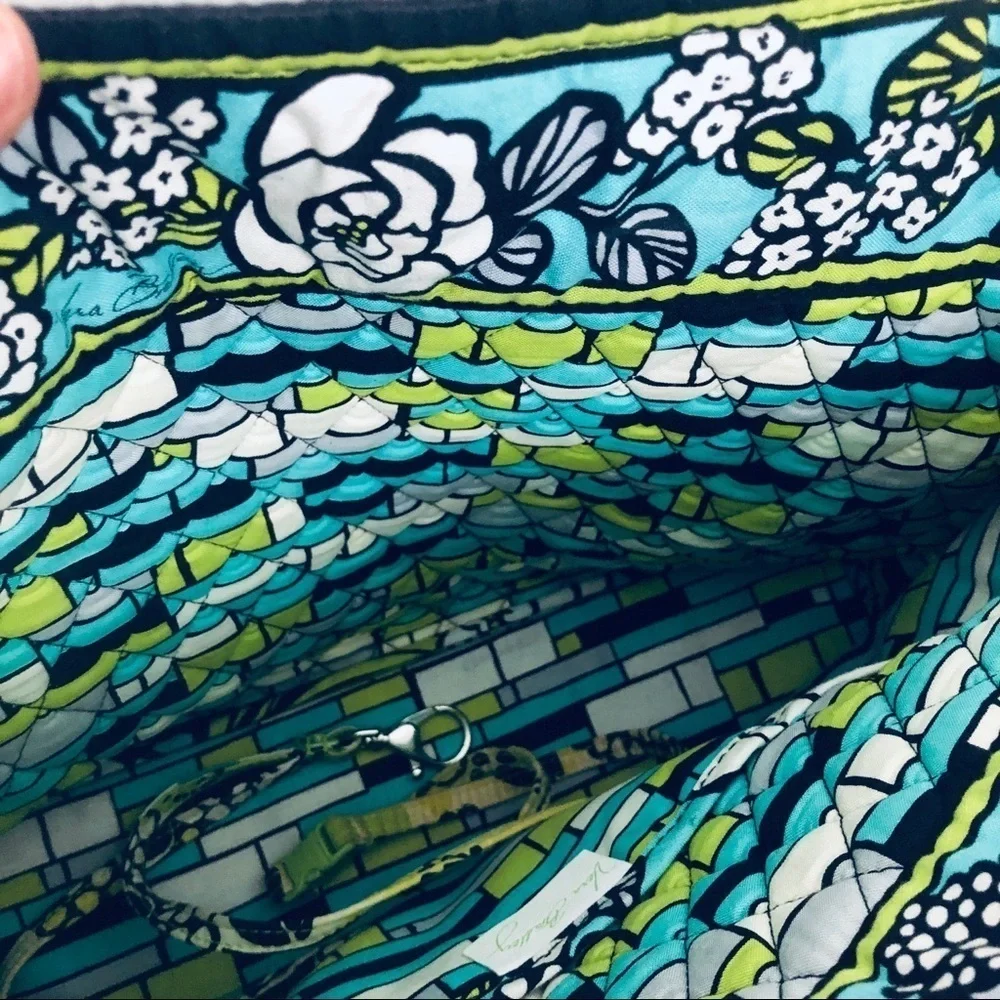 Vera Bradley meant green and‎ white floral …